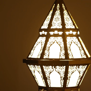 โคมไฟระย้าเหล็กสีทองหัวเดียวแขวนบาร์ทางเดินบันไดแสงบุคลิกภาพสร้างสรรค์คาเฟ่บาร์แสงบรรยากาศโคมไฟตกแต่งทางเดินโรงแรม