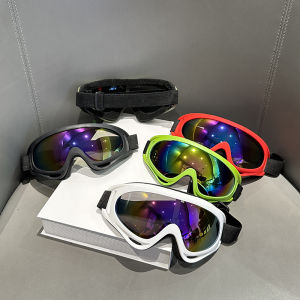 Kids Eyewear Winter Outdoors Eye Protection Ski Goggles Colorful Sunglasses Boys and Girls against Wind and Sand Cycling Fashionable Sunglasses