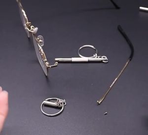 Tua vít mini 3in1 sửa mắt kính đồng hồ điện thoại máy tính đồ gia dụng kèm móc khóa bộ tuốc nơ tô vít đa năng - Lazada