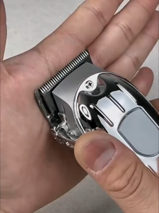 【SG】🔥Electric hair clipper/wireless/rechargeable hair trimmer/mens special powerful hair clipper