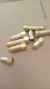 Đầu béc xịt rửa xe bằng đồng ren trong 14mm