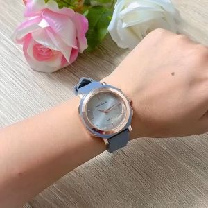 Jam Tangan Wanita Mewah & Desain Sederhana Trendy
