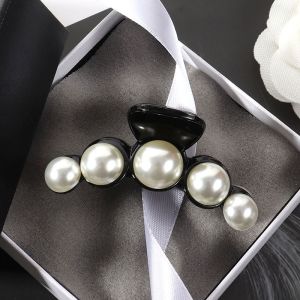 Large Hair Claw Clip Pearl Womens Stylish Shark Clamp Hair Accessories High End Fashionable Hair Grips  out New Model