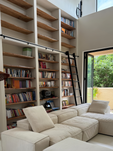 Retro Solid Wood Wall Mounted Shelf Living Room Display Storage Rack Bedroom Kitchen Office Living Space Organizer