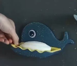 Hộp Nhựa Đựng Xà Bông Dán Dính Tường Hình Cá Heo Đám Mây. Giá Kệ Để Bàn Đựng Đồ Rửa Chén Xà Phòng Tắm Có Rãnh Thoát Nước