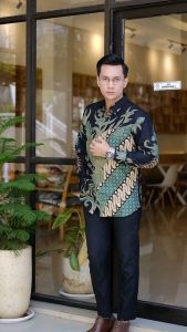 BATIK AJISAKA - MAHENDRA: Kemeja Batik Pria Slimfit Modern Kondangan Lengan Panjang