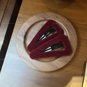 Velvet Hair Clips Triangle Edge Hair Accessories Fresh Outrageous Style Sweetened for Everyday Use Wedding Party Commuting