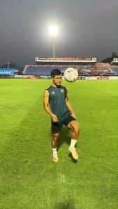 ลูกฟุตบอล Victory รุ่นXV (ใหม่ล่าสุด) - ชุดมือช่วยเสริมสร้างความสูงของลูกฟุตบอล