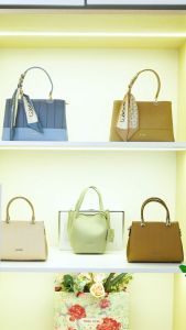 Túi thiết kế trẻ trung hiện đại chất liệu Da cao cấp thương hiệu LaCamie TX5A0504