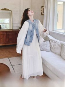 ชุดเดรสสั้นผ้าเดนิมสไตล์จีนใหม่พร้อมกระดุม ชุดกระโปรงยาวทรงเอ แขนยาว คอตั้ง สีพื้น ฤดูใบไม้ร่วง 2024 สำหรับผู้หญิง