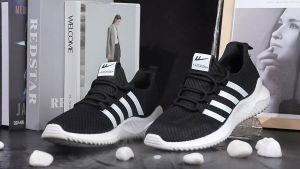 Korean Version of the New Couple Casual Sports Shoes Soft Sole Light Rubber Shoes