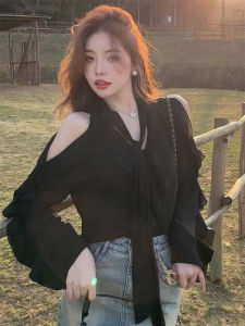 เสื้อเชิ้ตผ้าชีฟองสีดำสไตล์ฝรั่งเศสฤดูใบไม้ร่วง 2025 ดีไซน์ใหม่ ดีไซน์เก๋ไก๋ กระชับสัดส่วน เสื้อเชิ้ตผู้หญิง แขนยาว คอวี