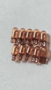 Bóng Đèn T10 12V 5W Xi Nhan Vàng 1 Tóc Chân Cắm Halogen Toshiba