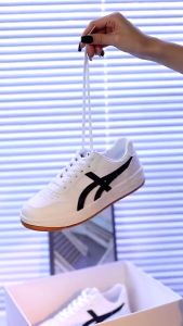 Sepatu Sneakers Wanita Korea Casual Kets Sepatu Fashion Style Sneakers Sporty Cewek WR105