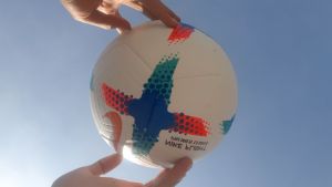 Bola Sepak Size 5 Warna Biru Merah Putih + Pompa & Jaring Gratis - Bola Premier League