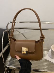 กระเป๋าสะพายข้างทรงสี่เหลี่ยมเล็กแบบเรียบง่ายสำหรับผู้หญิงในฤดูหนาวปี 2024 กระเป๋าสะพายข้างใต้วงแขนแฟชั่นแบบลำลอง