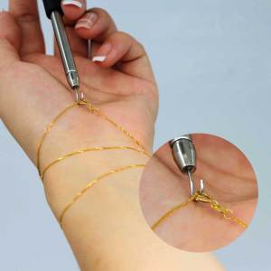 Portable Help Wear Bracelet Tool Jewelry Helper Tool Bracelet Wearing Aid Hook for Jewelry Clasp Opening Wearing Assistant Tool