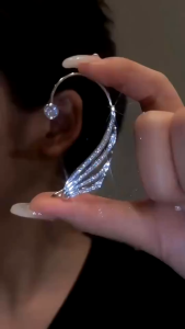 Sparkling Wing Ear Cuffs No Piercing Sparkling Diamond No Piercing Angel Wings Metal Ear Clips for Women Fashion Accessories