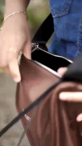 AOLONG DALIYA 8944-1 - Tas Selempang Wanita Bahan Parasut Premium BISA COD