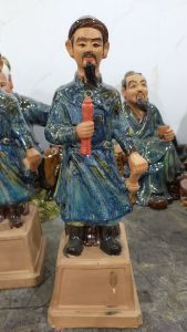 Tượng gốm Đức Thánh Trần