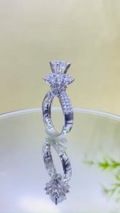 Nhẫn nữ bạc xi bạch kim đá chủ đính kim cương Moissanite Mỹ D/FL kiểm định GRA kiểu hoa tia size đá chủ 6li3 Nhẫn kim cương nhân tạo màu trắng Đá moissanite màu xanh 58 giác cắt - KIM LỘC PHÁT NKHTi