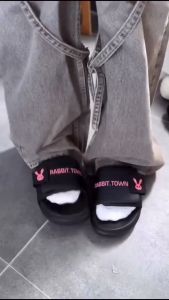 Dép Rabbit Town  dép nữ đế cao hình thỏ Rabbit 2 màu chữ xinh xắn