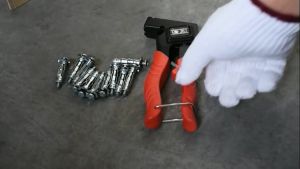 เครื่องมือ Heavy Duty Wall Anchor Metal Setting Tool ที่มีคุณภาพสูง ใช้สำหรับติดตั้งhollow wall anchor ปืนตุ๊กแกแบบกลวง คีมย้ำรีเวท  (สำหรับยิงลูกรีเวท อลูมิเนียม) รุ่น คีม คีมย้ำ คีมย้ำรีเวท คีมยิงรีเวท คีมย้ำตะปูรีเวท ปืนย้ำรีเวท คีมตะปู