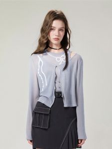 Spring 2025 Slim Fit Long Sleeve Knitted Pearl Set Womens Fashion Top Bottom Ensemble Button Style Two-Piece Suit