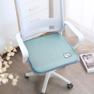 หมอนรองเก้าอี้แบบนุ่มสบายสำหรับฤดูร้อน ผ้าไหมน้ำแข็ง ระบายอากาศได้ดี สำหรับใช้ในออฟฟิศ รถยนต์ บ้าน หมอนรองที่นั่งแบบระบายอากาศได้ดี