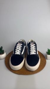 SEPATU SNEAKERS PRIA WANITA HITAM PUTIH COWO KEREN BUAT GAYA SEPATU WANITA TERBARU SEPATU SNEAKER WANITA CANVAS AUTHENTIK OTENTIK SLOP SEPATU SEKOLAH SEPATU KEREN SEPATU KULIAH SEPATU PRIA KEREN LAKI LAKI CEWEK DEWASA BRAND LOKAL AKNA RAJALELAKI
