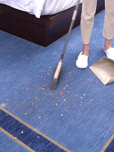 ไม้กลิ้งขน+ม้วนกาว 24CM จำนวน 11 ม้วน รีฟีลลูกกลิ้ง ลูกกลิ้งทำความสะอาด เก็บเส้นผม