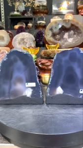 ready stock in malaysia🇲🇾couple agate stone 💯natural from Brazil 🇧🇷🔮天然玛瑙对洞 玛瑙眼 方解石共生 边部绿幽灵  左高: 17.5cm  宽: 15x9cm  重: 3kg