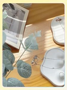 ถาดวางเครื่องประดับ วางสร้อย แหวน ถาดถ่ายรูปสินค้า พลาสติก สําหรับใส่เครื่องประดับ ช่วยไม่ให้สร้อยพันกัน สไตล์มินินอล