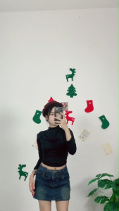 ชุดเซ็ตเสื้อสีดำคอเต่ารัดรูป + กระโปรงยีนส์ทรงสวย