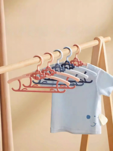 SHI YUE JIE JING | Adjustable Thick Baby Clothes Hangers