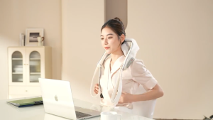 Mafababe [Ready Stock] Shoulder Neck Massager Third Generation Clamp Kneading Trapezius Muscle Relax Hot Compress Neck Massager