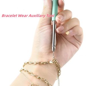 Bracelet Wear Auxiliary Tool Assistance Retractable Jewelry Fastener Small Clasps Hook Wrist Jewelry Wear Gadget