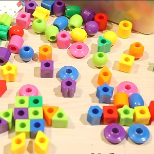 28/68/170Pcs 𝗞𝗶𝗱𝘀 𝗦𝘁𝗿𝗶𝗻𝗴 𝗕𝗲𝗮𝗱𝘀 𝗧𝗼𝘆 Training Beads Montessori Stringing Educational Toys Rope Threading Toys