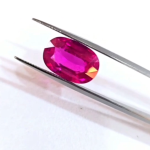 พลอยทับทิม พลอยแท้ อาฟริกา พลอยเผา น้ำหนัก 12.1 กะรัต ไซส์ใหญ่ หายาก รูปร่างดี สีสวย ประกายทั้งเม็ด