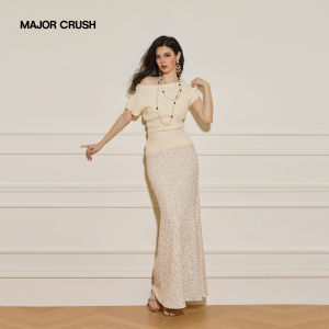 Spring/Summer New Arrival White Off-Shoulder Knit Half Skirt Suit