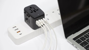 Adaptor Daya Internasional Konverter 20W Fast Charging All-in-one Universal Travel Adapter Plug