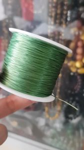 Cuộn Dây Thun CO GIÃN màu Xanh Lá xỏ vòng hạt chuỗi giá 40k/1 cuộn ạ