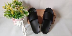 Sandal slop polos pria dan wanita premium|Sandal slip on hitam polos Pria Wanita |Sandal Pria |Sandal hitam Polos