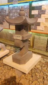 Đèn đá granite đen Huế đánh bóng (búp sen) kiểu nhật trang trí nhà cửa sân vườn hồ cá trụ cổng tiểu cảnh KT: 86x39cm