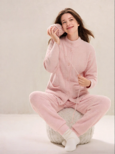 ManiForm | Wearable Comfortable High Neck Velvet Loungewear For Women