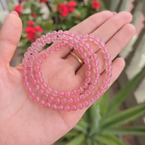 Q2243 Chuỗi 3v Thạch Anh Dâu Hồng 6li trong ơi là trong dâu nhẹ phớt hồng - Hỏa & Thổ - Phong Thủy TUDO