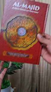 Alquran Terjemahan dan Tajwid Warna Al Majid Ukuran Besar A4 dan Sedang A5 - Al Quran Terjemah 30 Juz - Penerbit Al Fath - Terjemahan Tajwid Warna - Hard Cover dengan Motif Kaligrafi Embos - QPP Ful Colour (ORIGINAL)