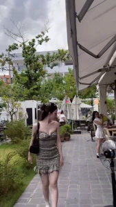 Đầm ống body nơ ngực viền bèo bo chun đuôi xoè cut out chất cotton kẻ ô dày dặn tôn dáng năng động cam kết nhận hàng như video shop tự quay GODI DRESS