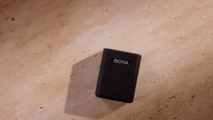 BOYA ชุดไมโครโฟนไร้สาย รุ่น BY-V3 2.4 GHz Dual-Channel Wireless Microphone