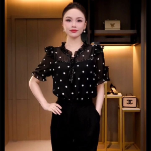 Summer 2024 Polka Dot Chiffon Shirt Womens Short Sleeve Elegant Anti-Aging Unique Design Sense Top Quality Trendy Blouse